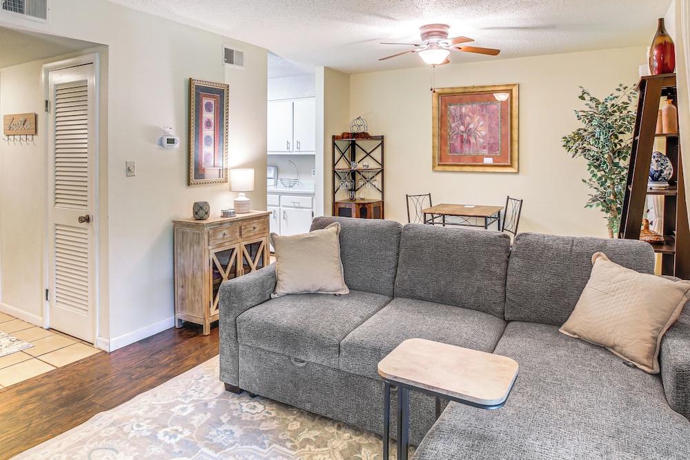 Walk to Lake Desoto: Home w/ Hot Tub Access!