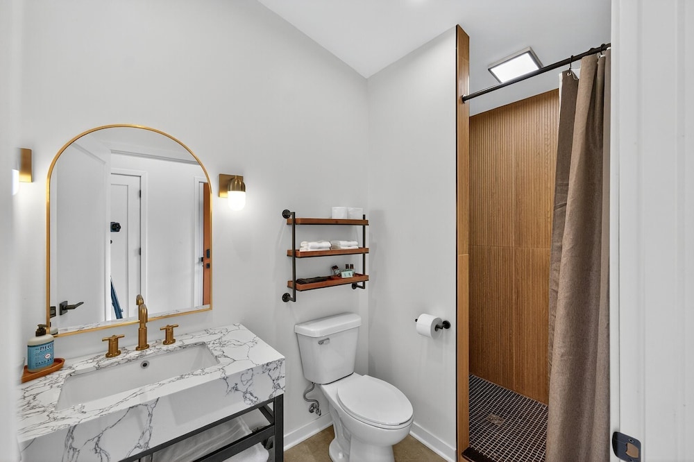 500 House - Unit A 1 Bedroom Townhouse