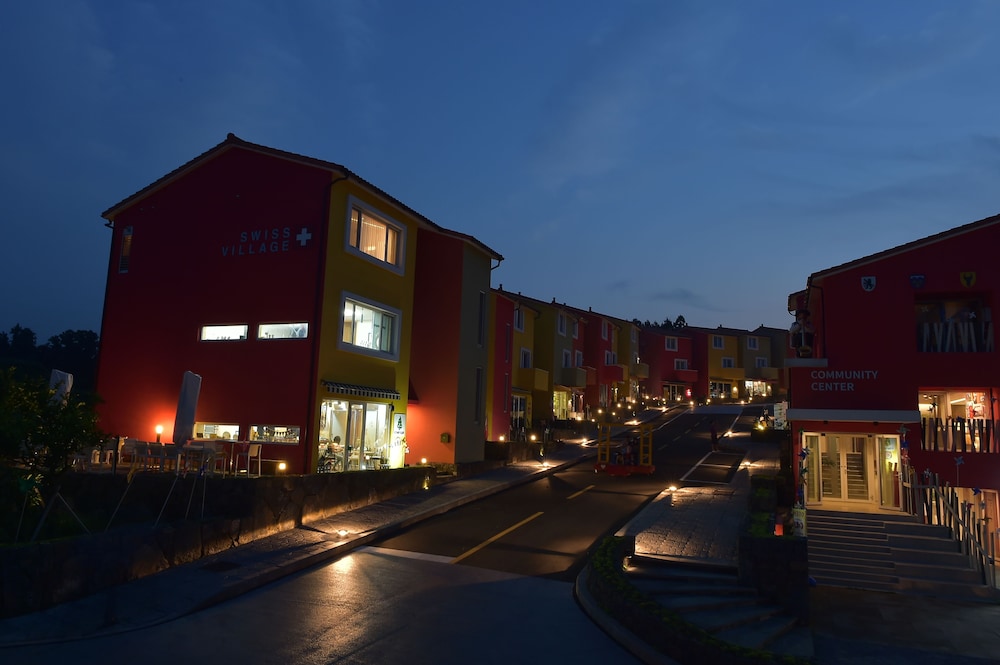 Swiss Village 113
