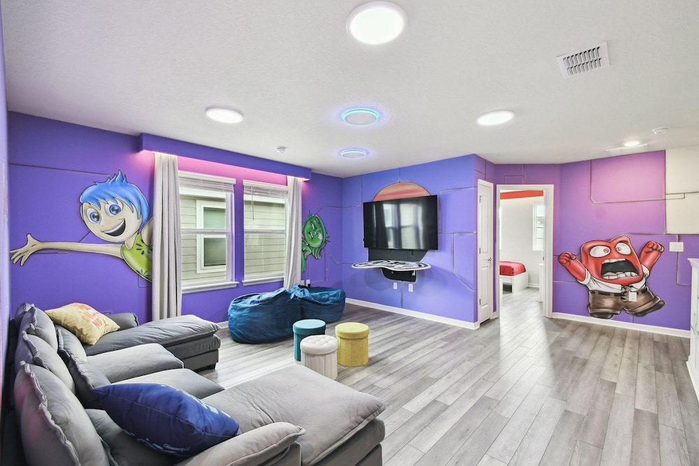 5 BD En-suites, Game Room, Pool, Sleeps 14, Disney