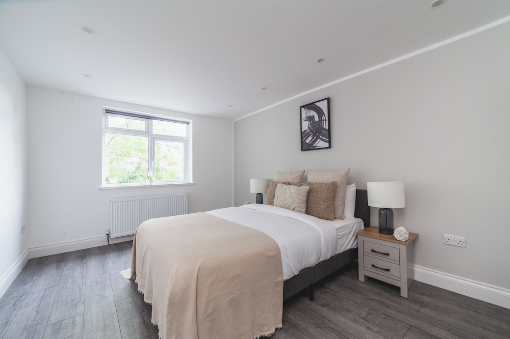 The Cricklewood Apartment