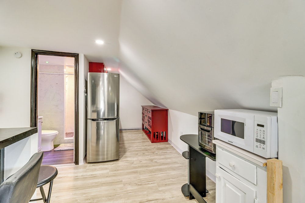 Walkable Abode in Stroudsburg's Business District!