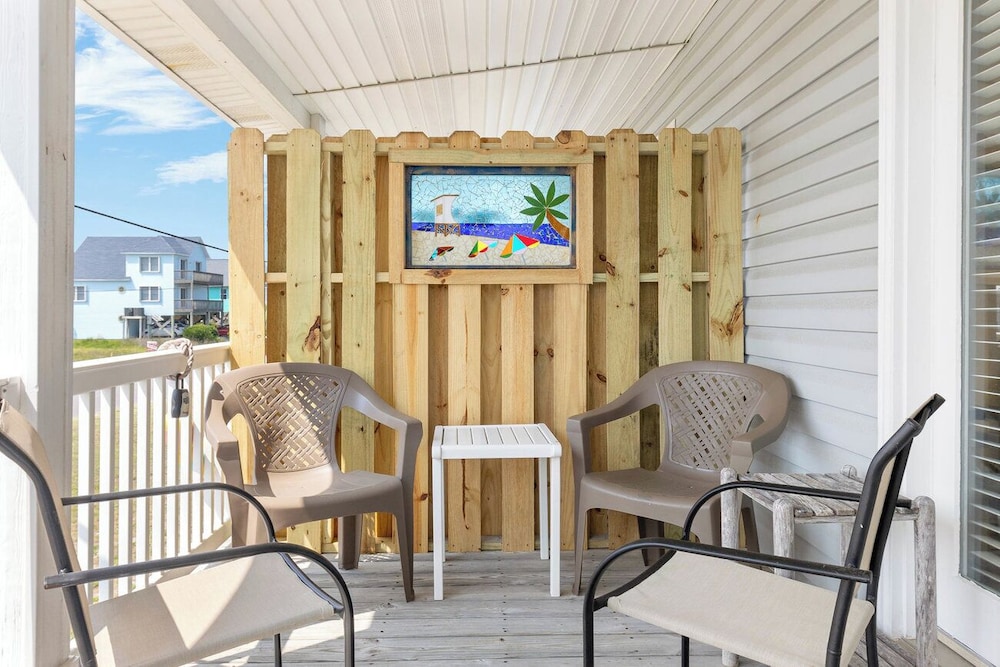 Catch A Wave by Topsail Realty