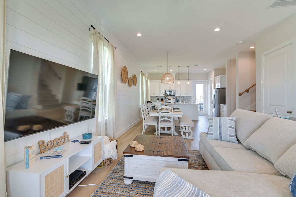 'seas The Day:' Home w/ Pool Access in Galveston