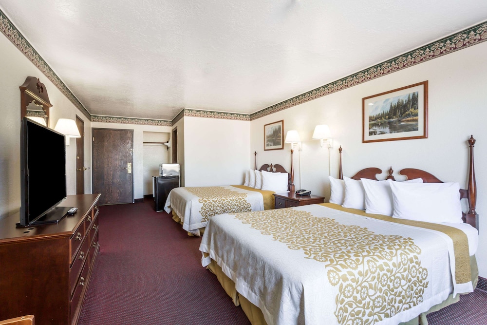 Days Inn by Wyndham Evanston WY view 3
