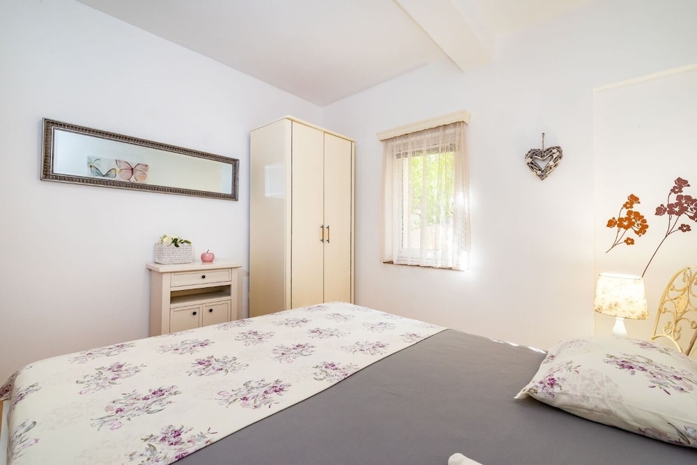 San - Comfortable and Great Location - A2 view 3