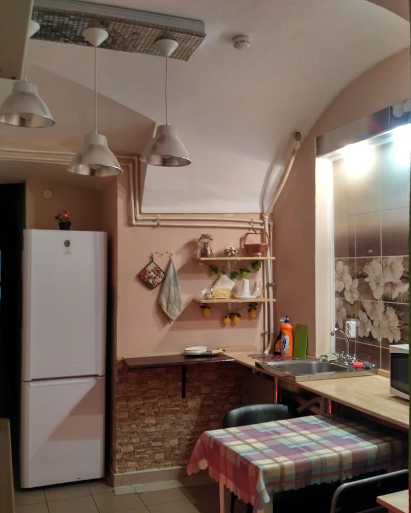 JUNGLE - Hostel