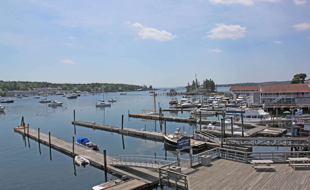 Fishermans Wharf Inn