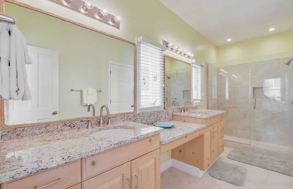 Grand Pavillion 11 by Avantstay Beach Access, Wild Dunes Community