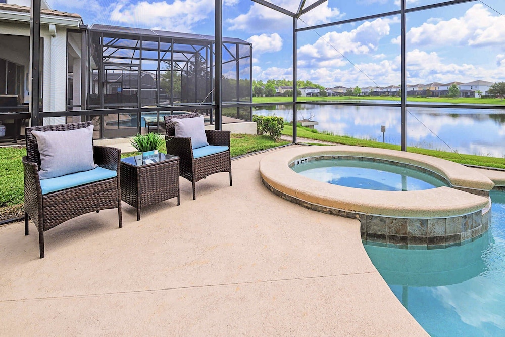 Upstay Lakefront Home w Pool, Game Room and BBQ