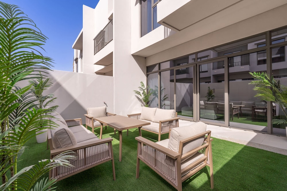 Classy 4-bedroom Villa With Spacious Balcony in Nad Al Sheba