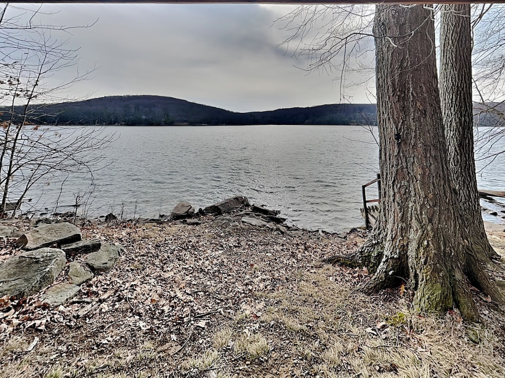 A Lakefront Paradise by Taylor Made Deep Creek