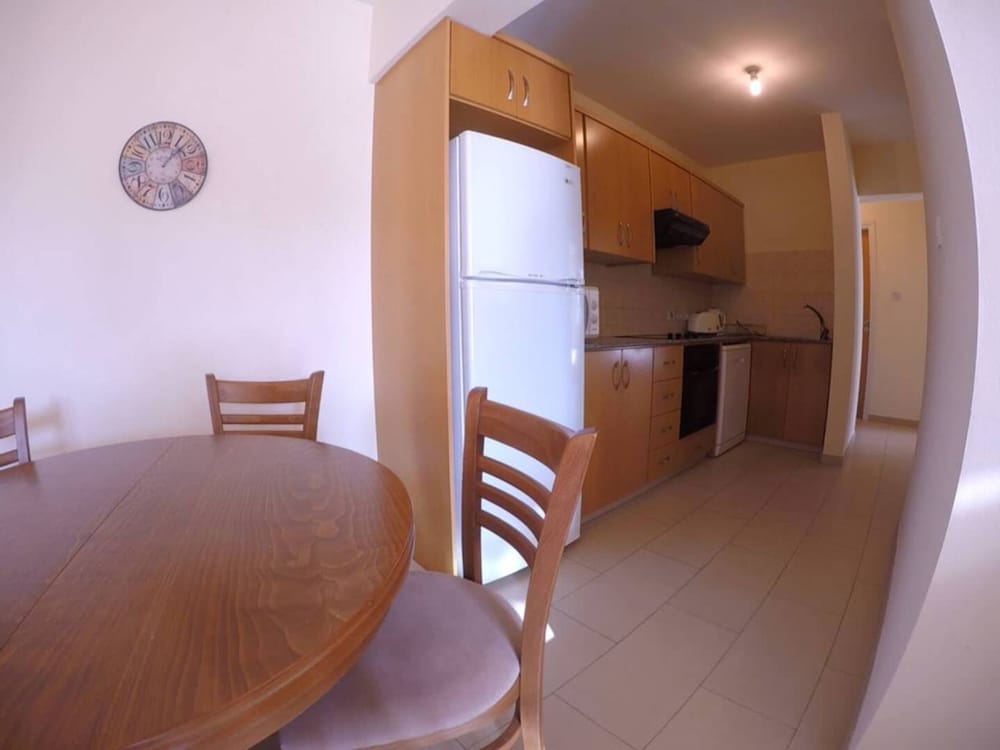 Andros Apt 2 Bed Free Wi-fi Safe Complex Pool