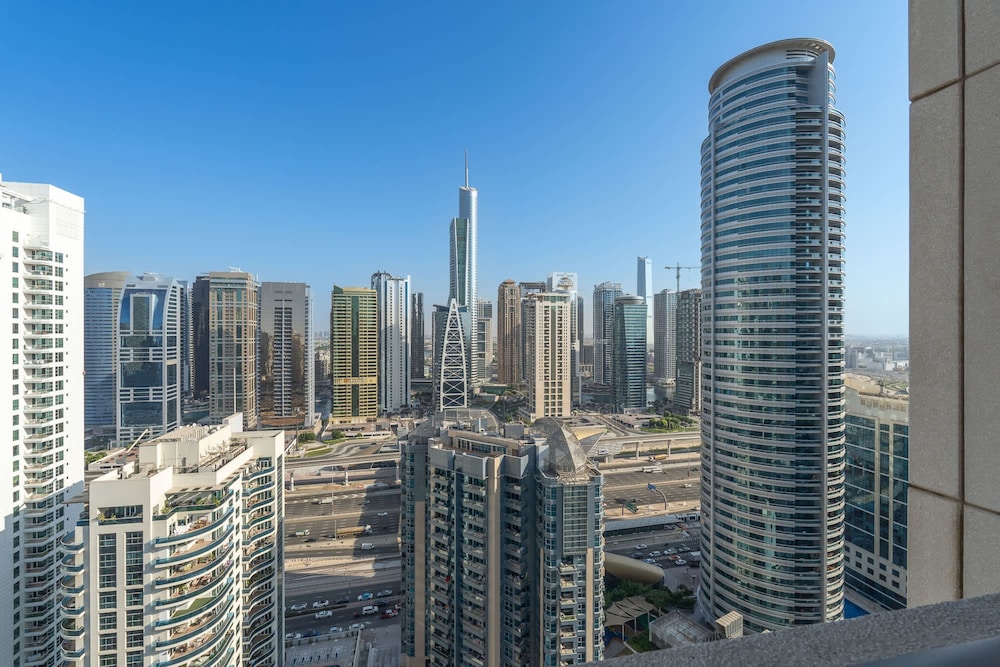 Luxury in Dubai Marina s 1 Bed That Sleeps 2