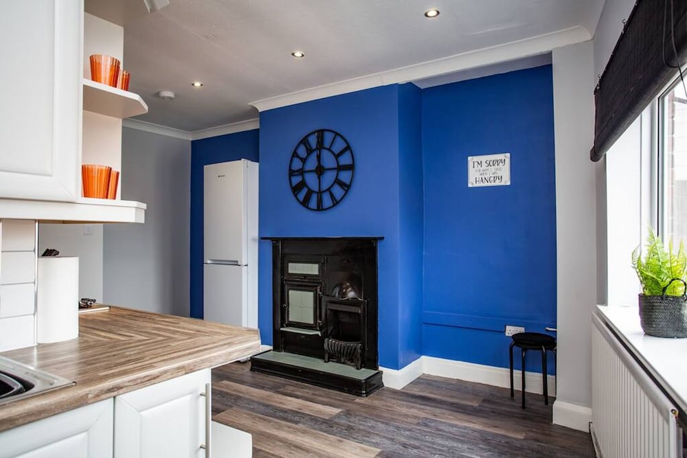 Large 3 Bed Apartment-sea Road