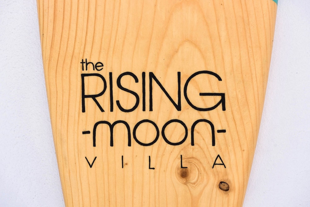 Rising Moon sea View Villa Near the Beach