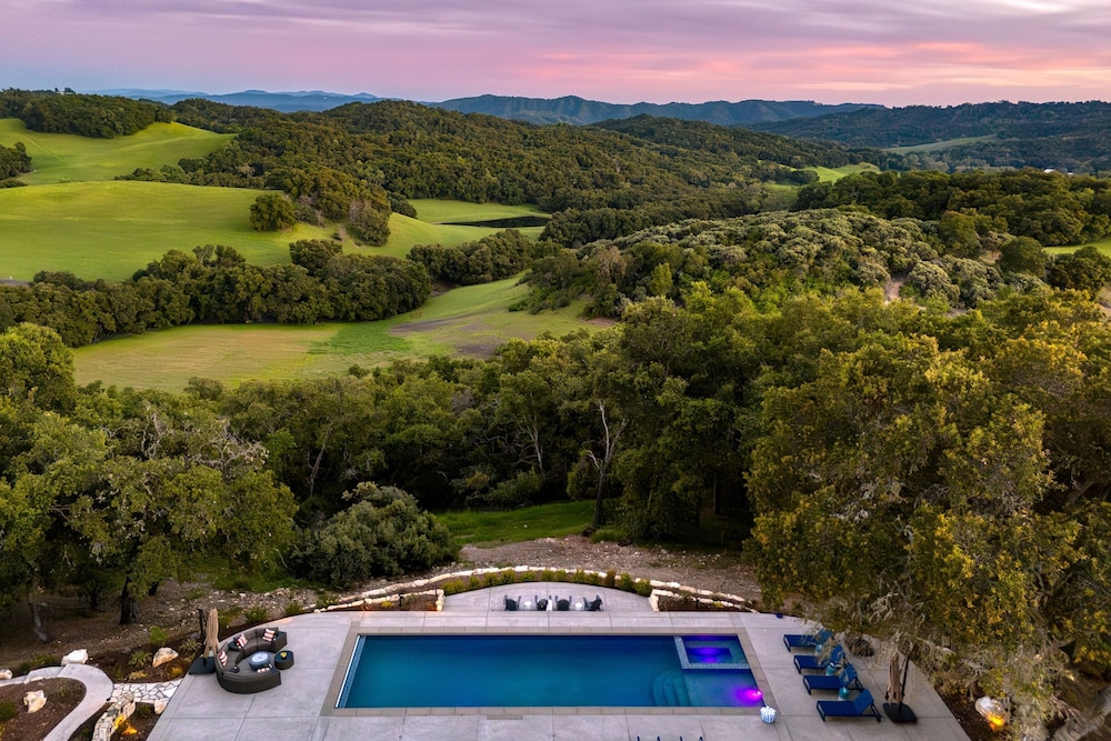 Rancho Robles by Avantstay Vineyard Villa w Views Pool Privacy