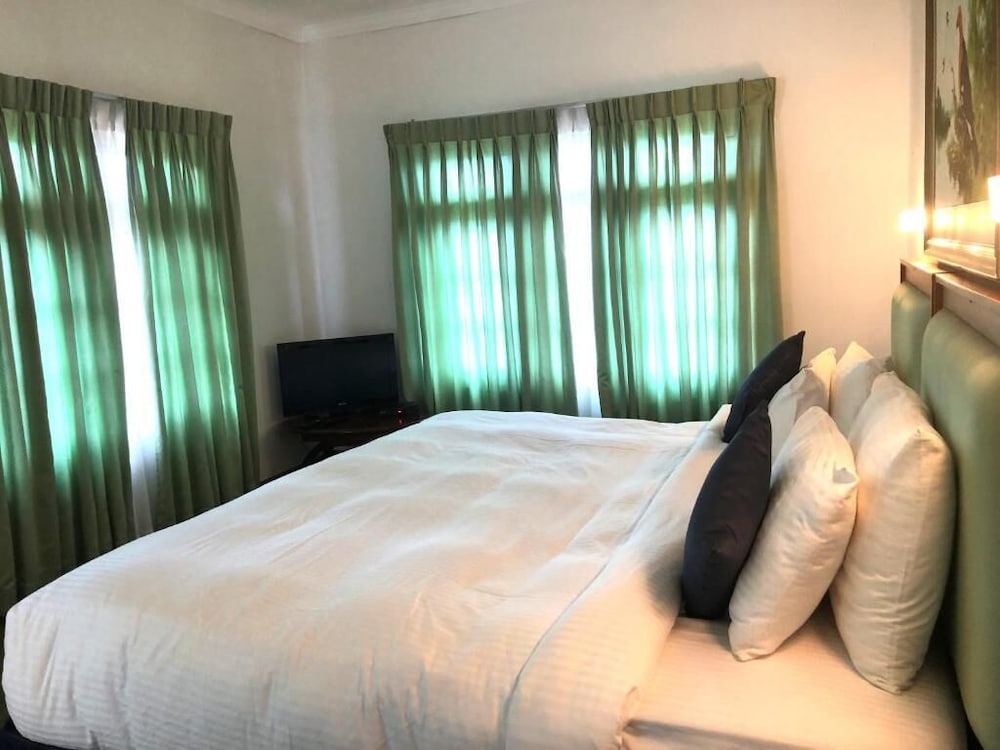 Tea Bush Hotel - Nuwara Eliya