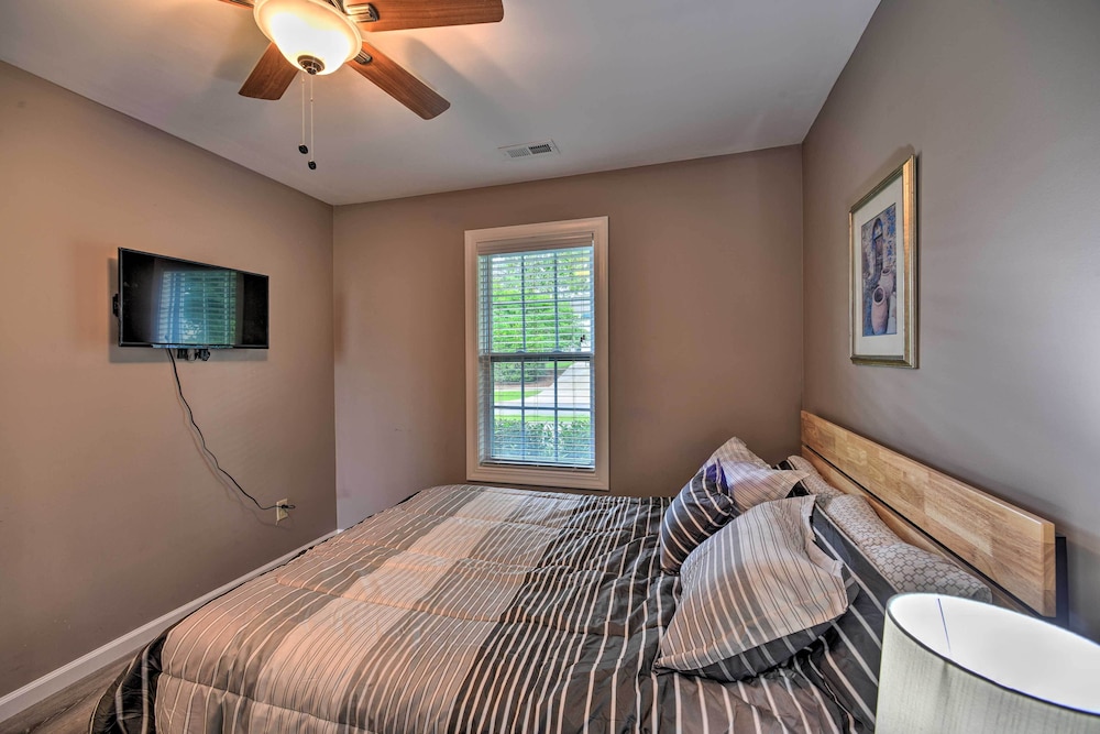 Morehead City Getaway w/ Yard: 4 Mi to Beach! view 5