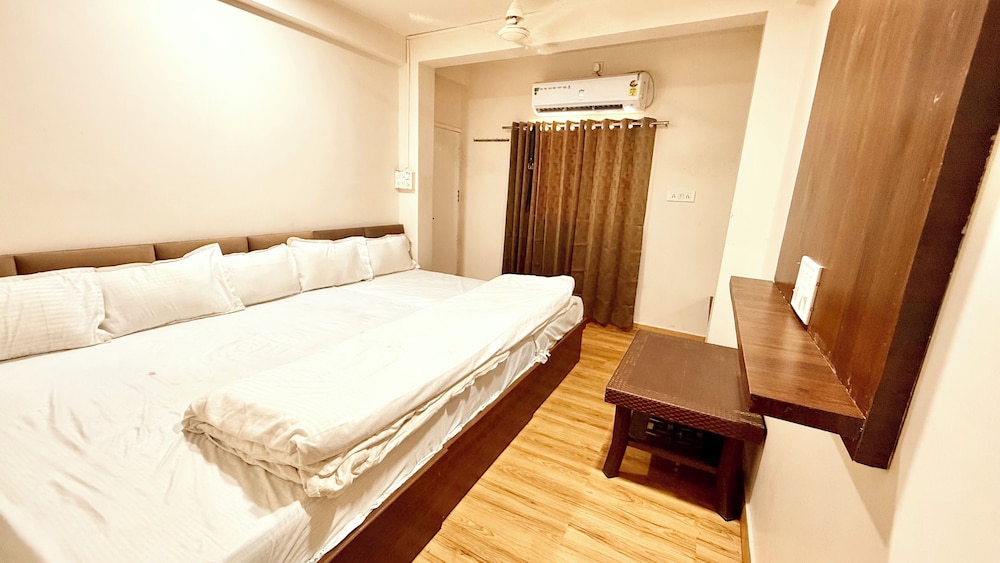 Hotel S P Palace near All Prime Location