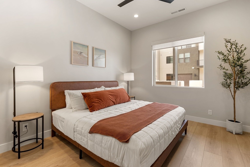 Weekend Vibes 5 Bedroom Townhouse