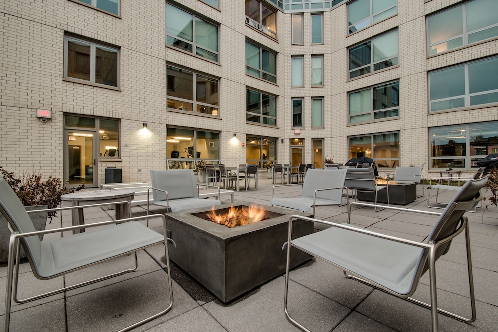 Wrigley Suites - Image 1