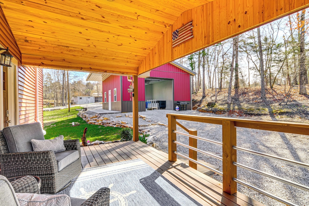 Cumberland Lake Retreat: Furnished Deck & Grill!