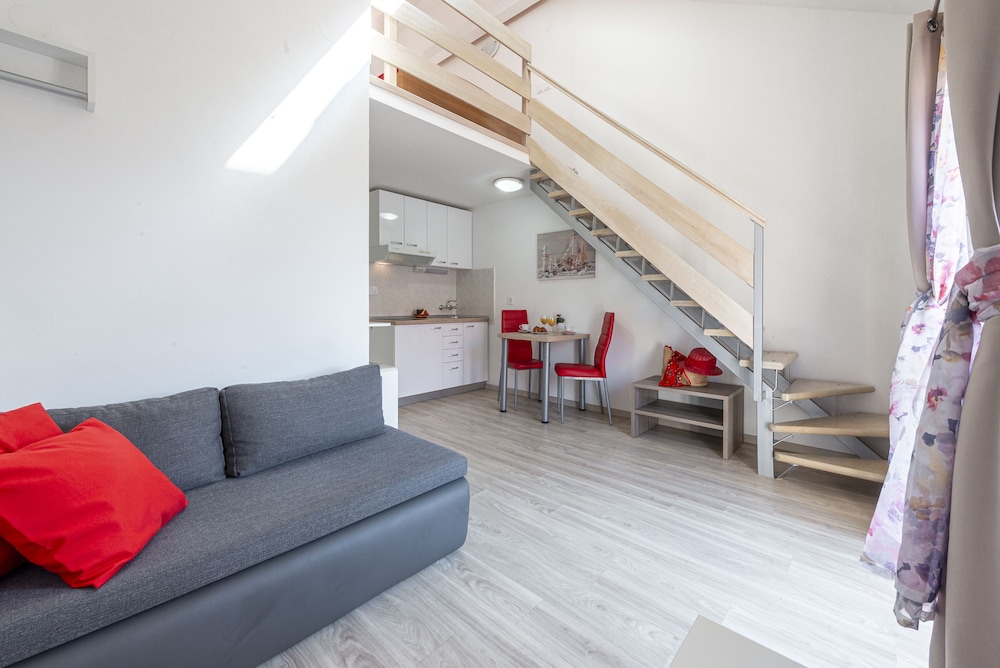 Cina Apartments