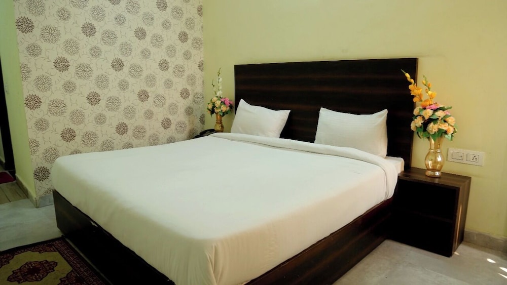 Hotel Livinn by F9 - Property Image 5