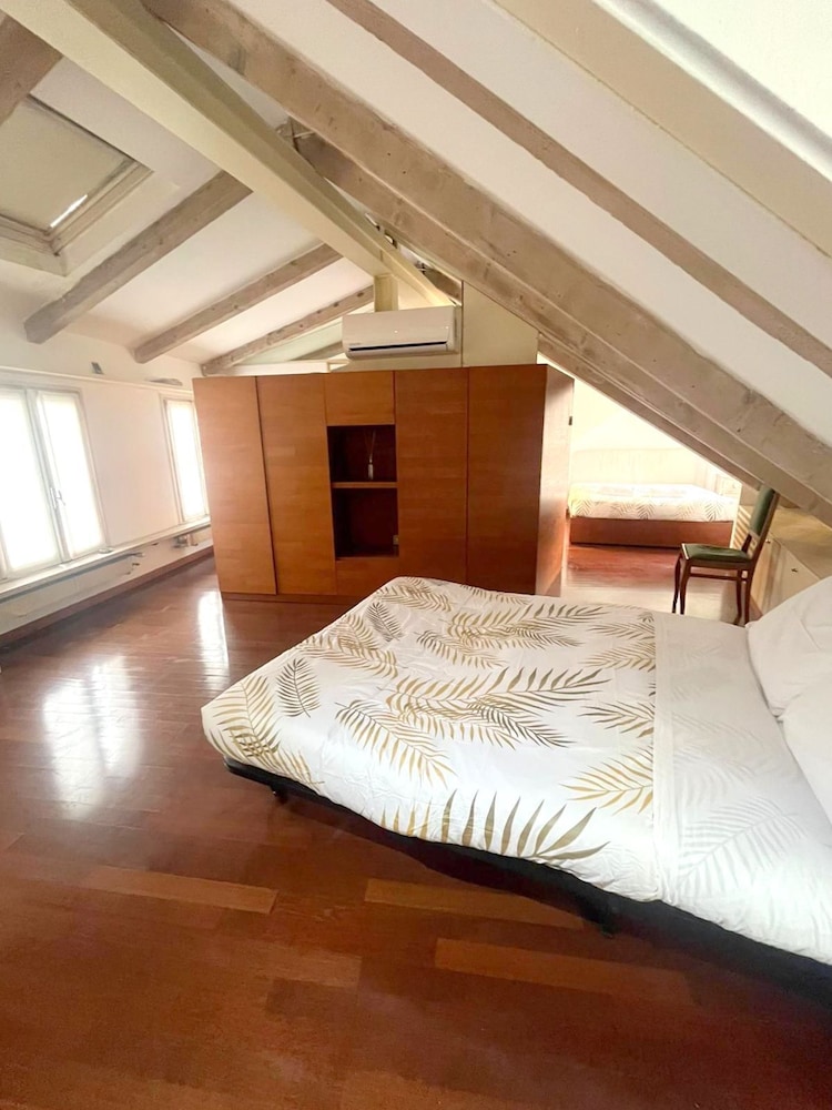 Accomodo MIL68 Loft Centro Storico