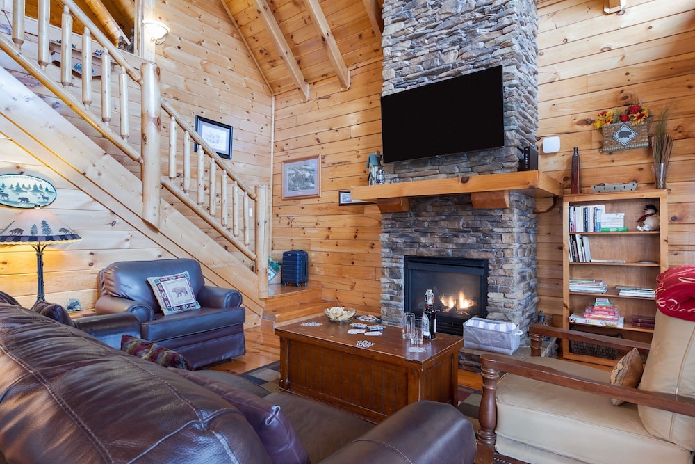 Anne s Place Cozy Cabin With Hot Tub Games Near Dollywood Attractions