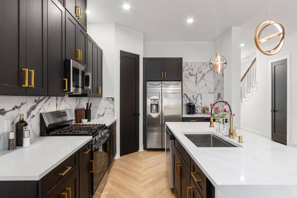 Chic 4BR Getaway Near NRG TMC