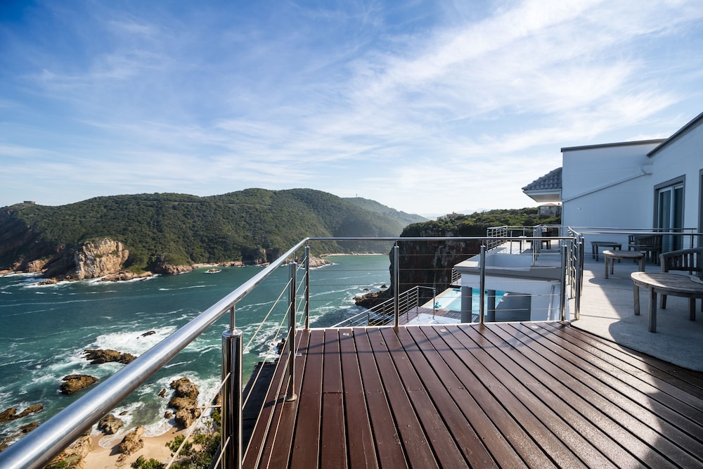 Head over Hills Luxury Retreat