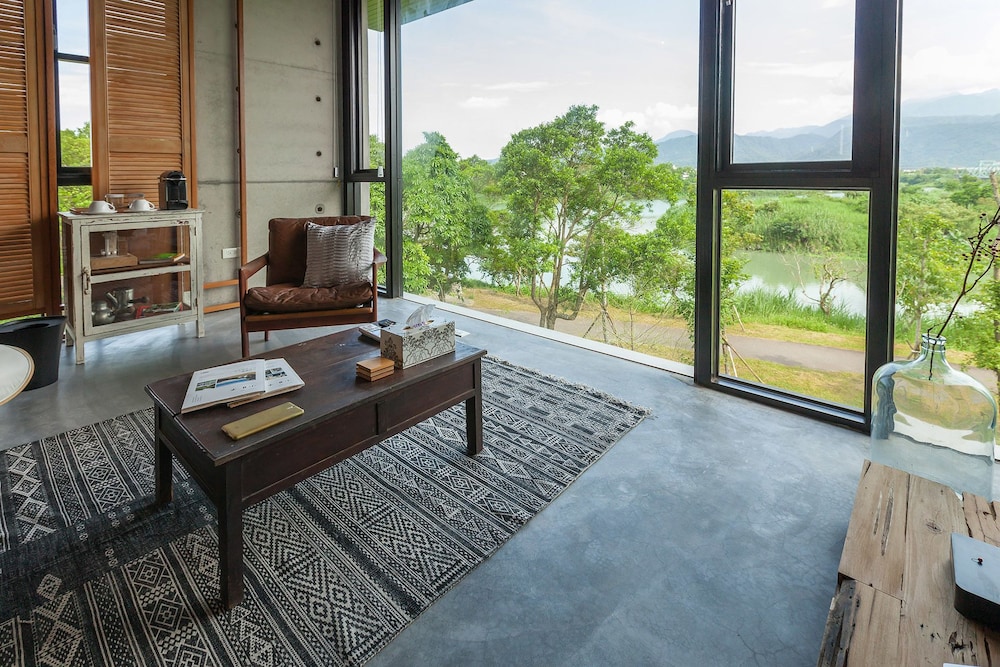 Juststay