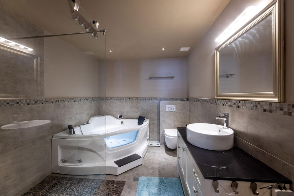Chic Historic Townhouse in City Centre Willemstad