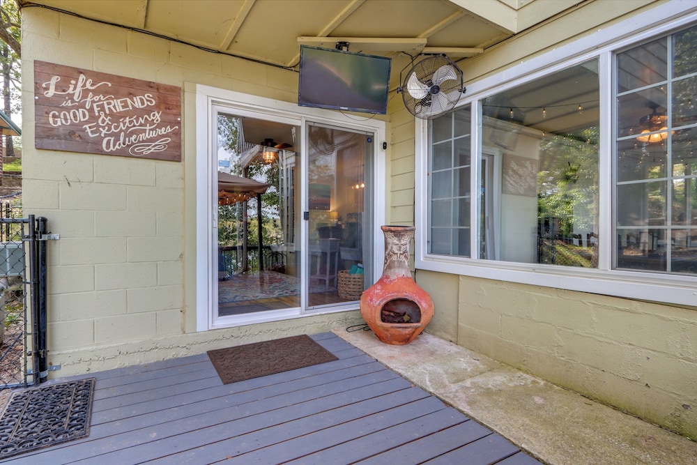 Dock + Views: Scenic Group Retreat on Grand Lake!