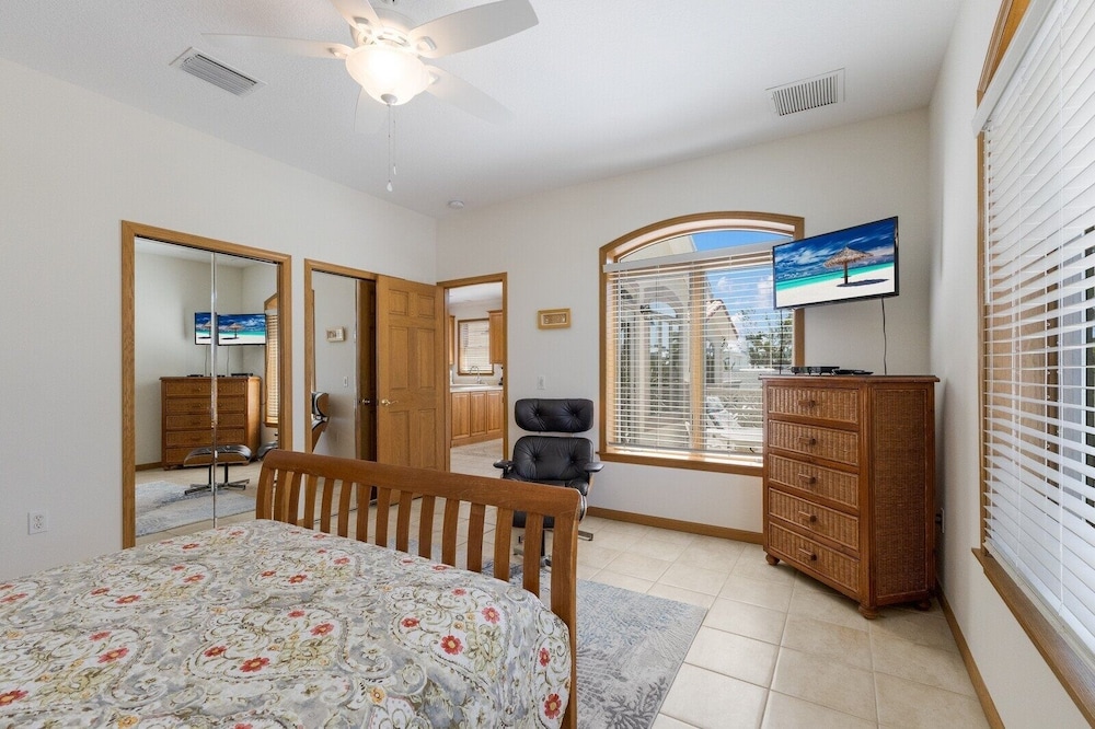 Dolphin Watch 3 Bedroom Home