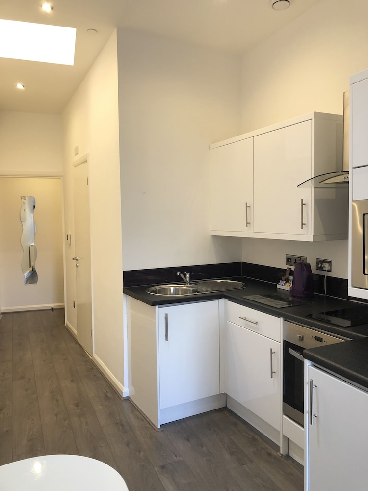 Fox House, Studio Apartments