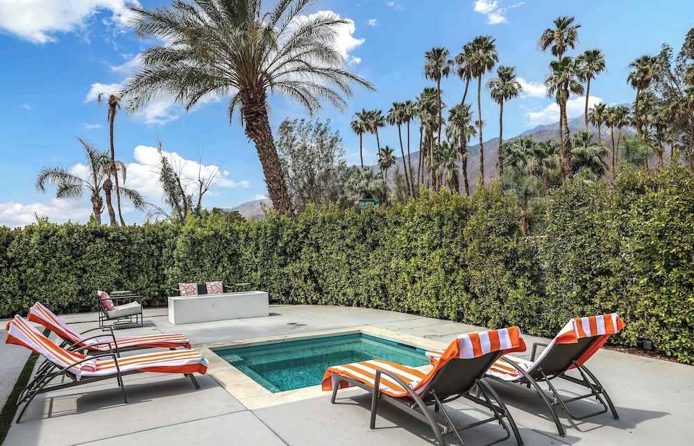 Villa L'orange Pool and Hot Tubs