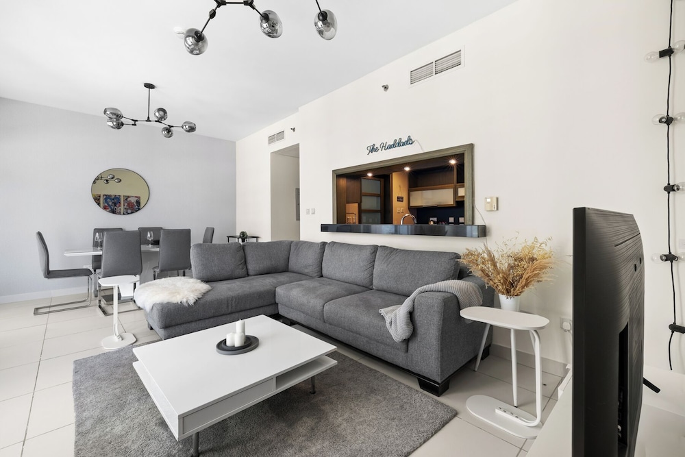 2BR Partial Burj Khalifa View