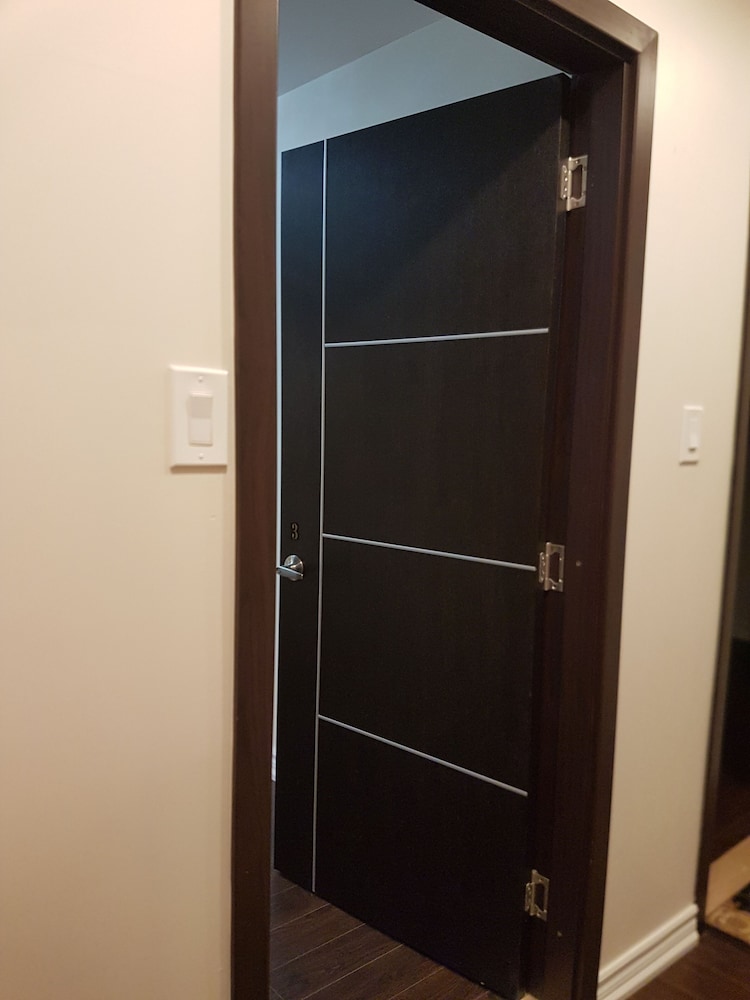 Room in Guest Room - Serene Retreat in Brampton - Private Room With City Views