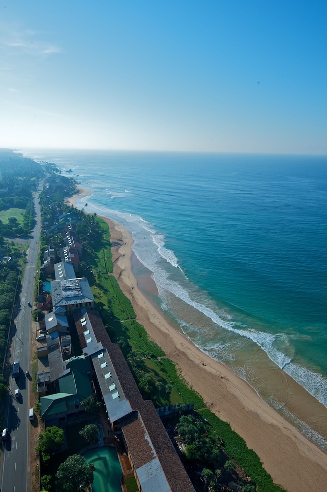 The Long Beach Resort