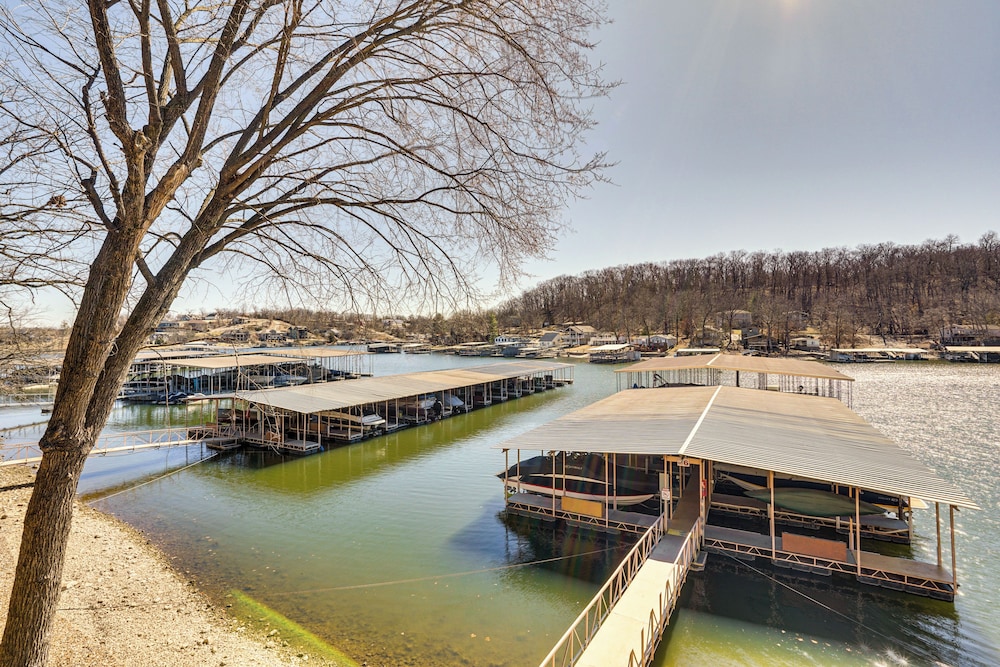 Lakefront Osage Beach Retreat: Dock Access!