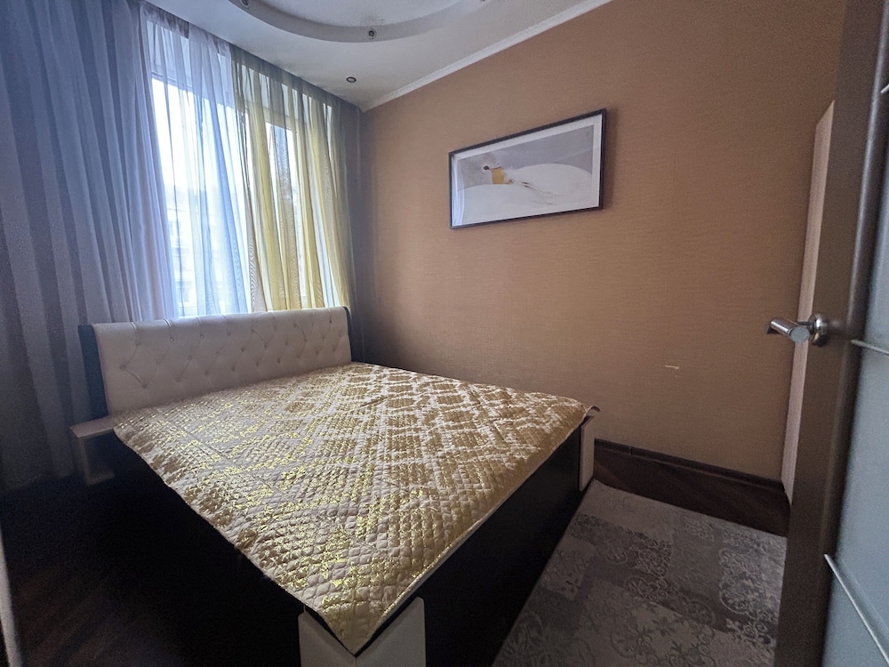 Spacious apartment near railway station