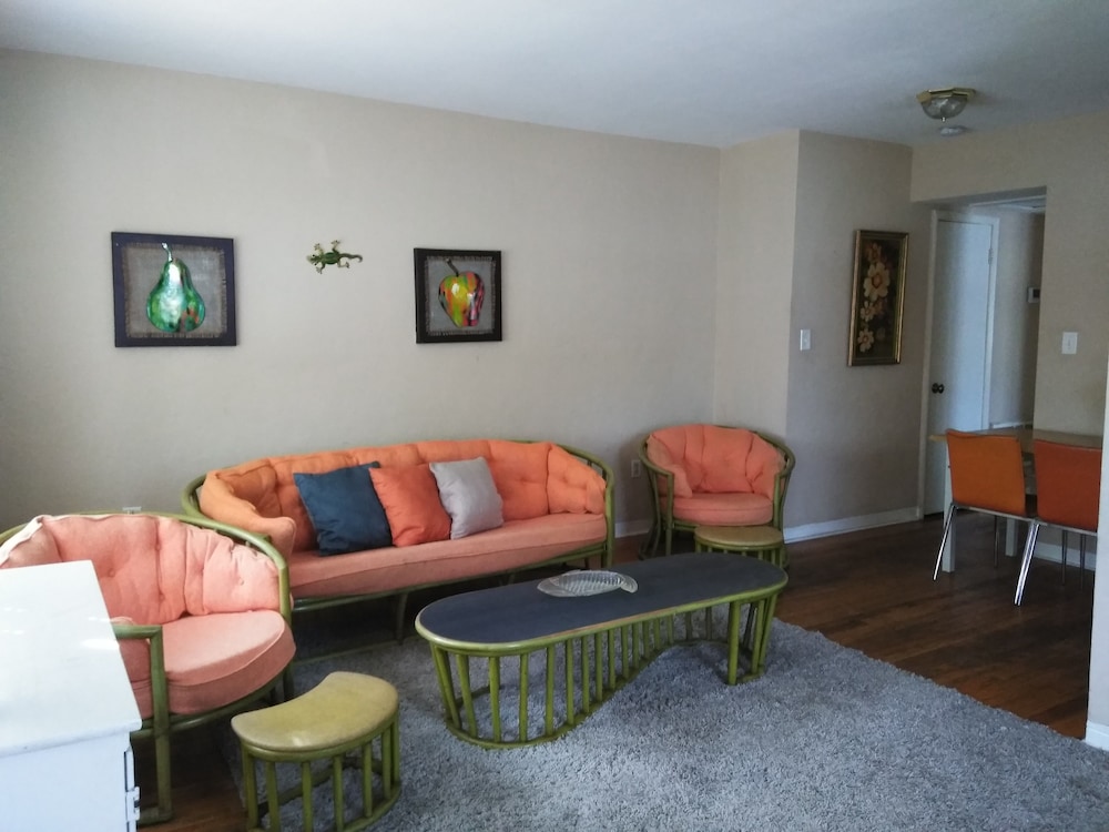 Swashbuckler Motel