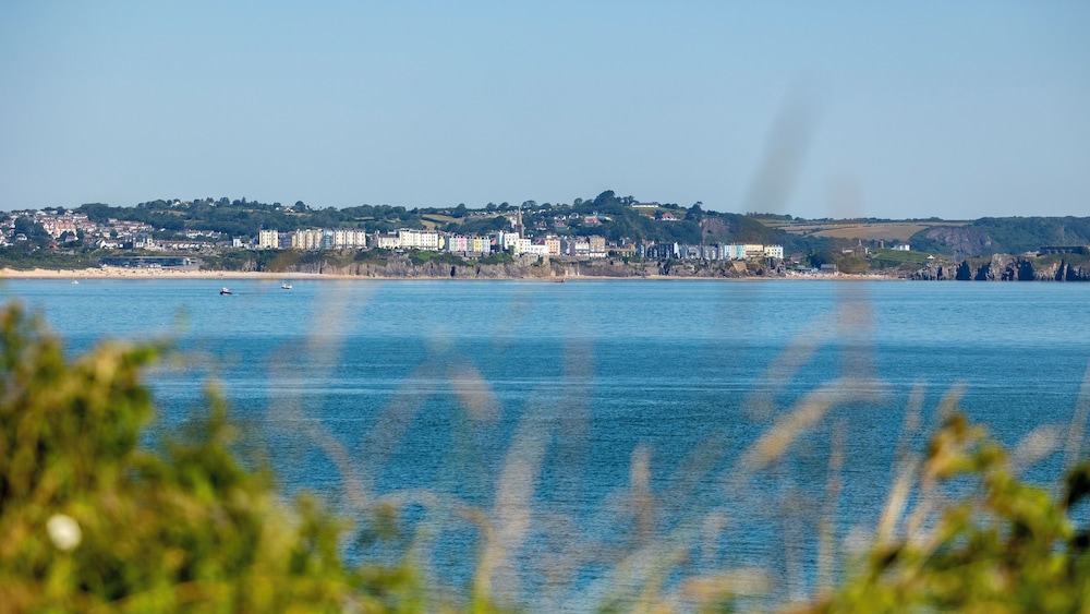 St Mary s Seaview - In Town Walls Close to Beach