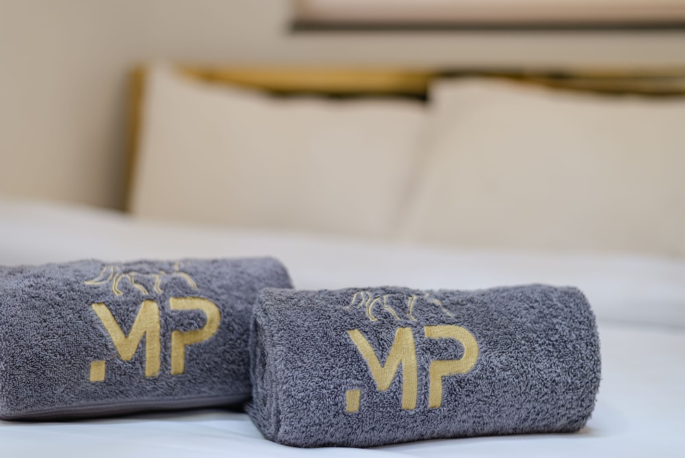 Marco Polo - Deluxe Waterfront Roomy Apt, Perfect for Groups