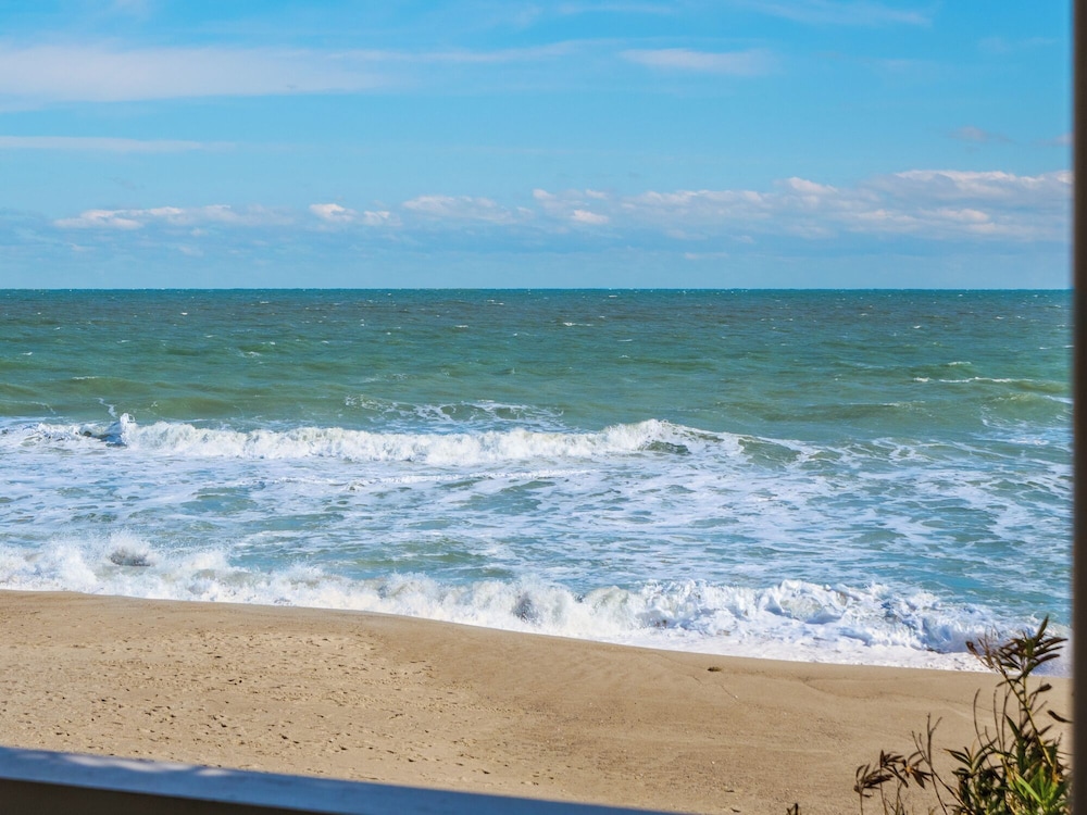 Ocean Dunes by Carolina Retreats