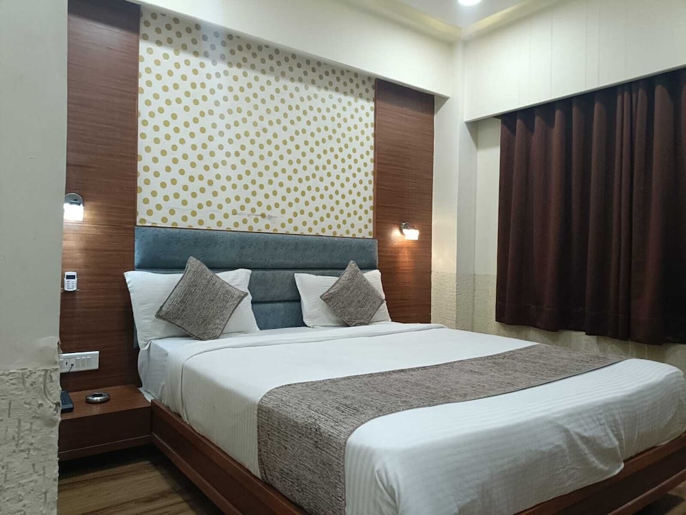 HOTEL RJ RESIDENCY C.G.ROAD