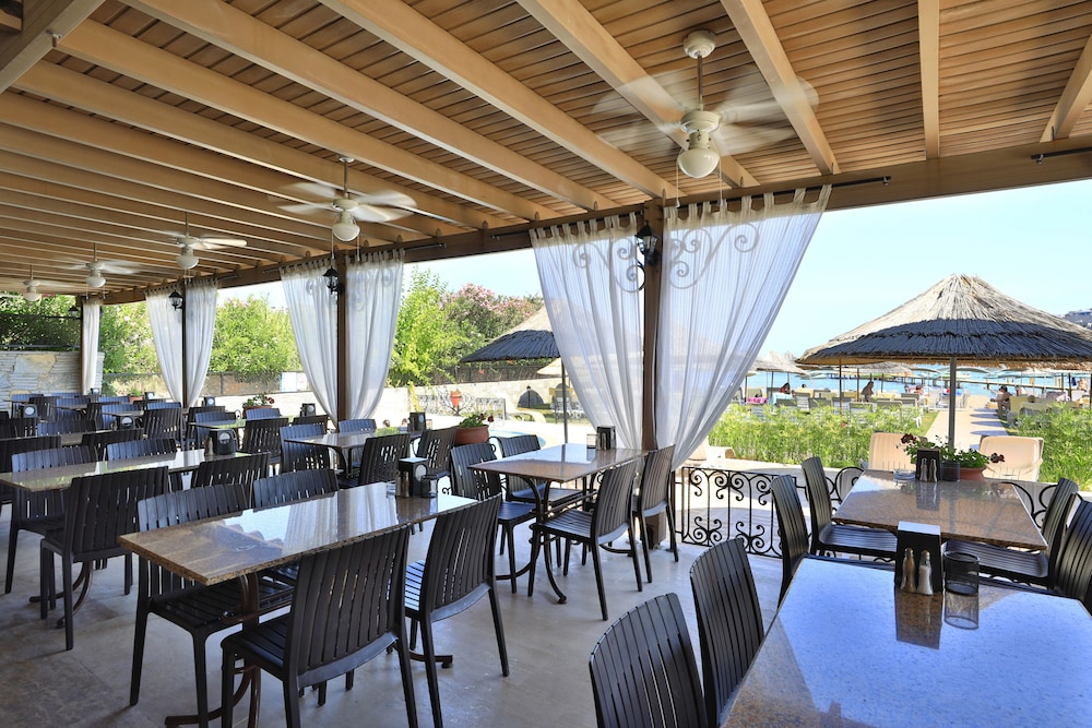 Cactus Fleur Beach Club - All Inclusive - Image 44